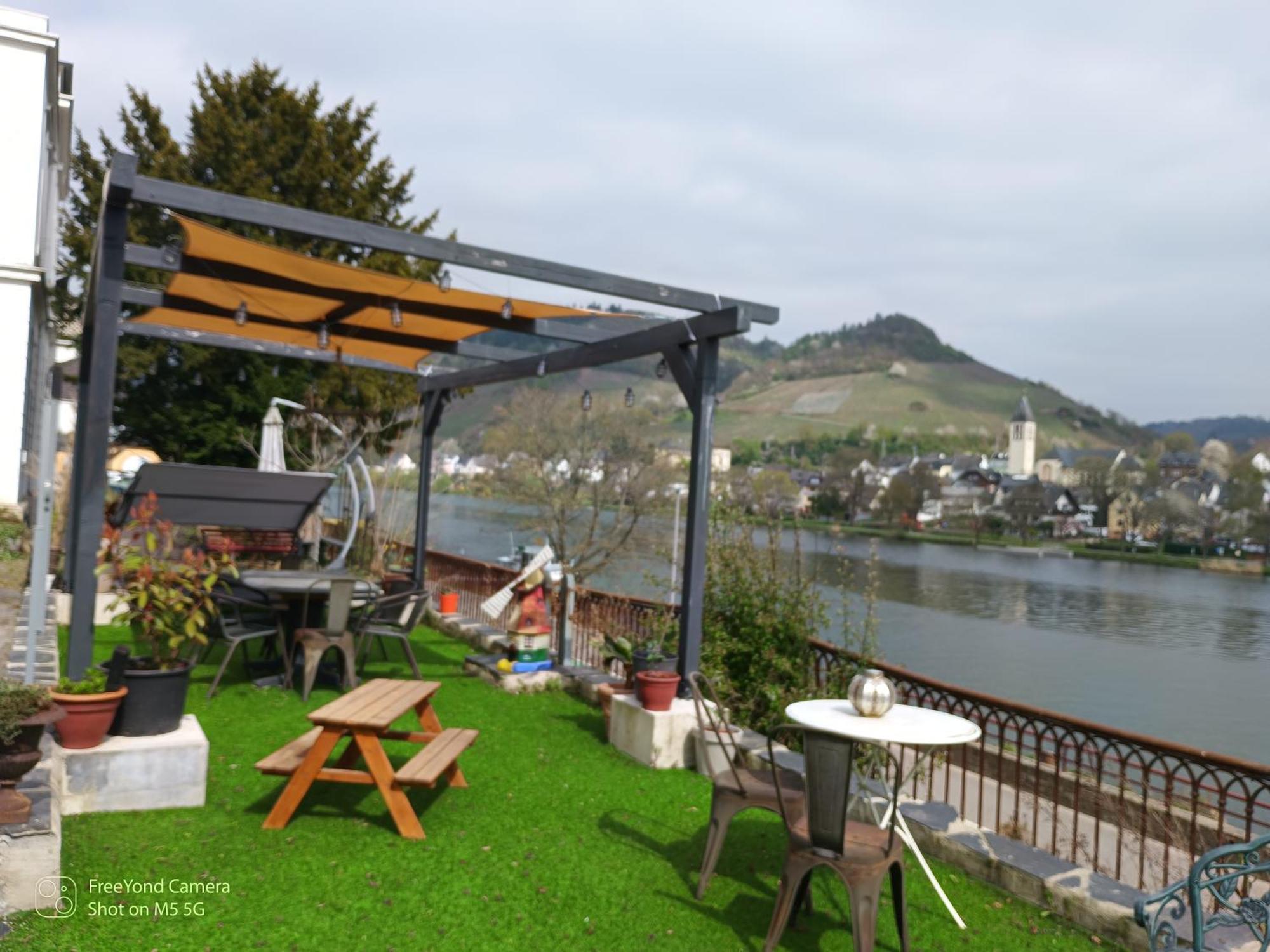 Voll Ausgestattete Wohnung Mit Moselblick Alf Dış mekan fotoğraf
